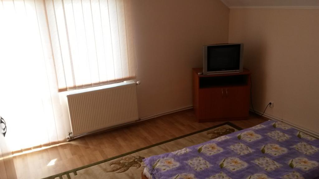 Pensiunea Adi Săpînţa Habitación foto